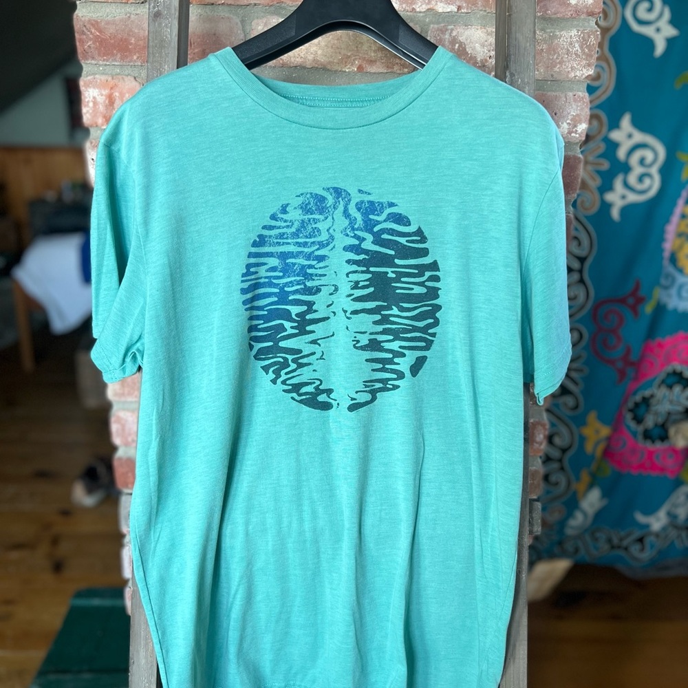 Tentree - mens t-shirt, size large, very cool. Excellent preowned Condition